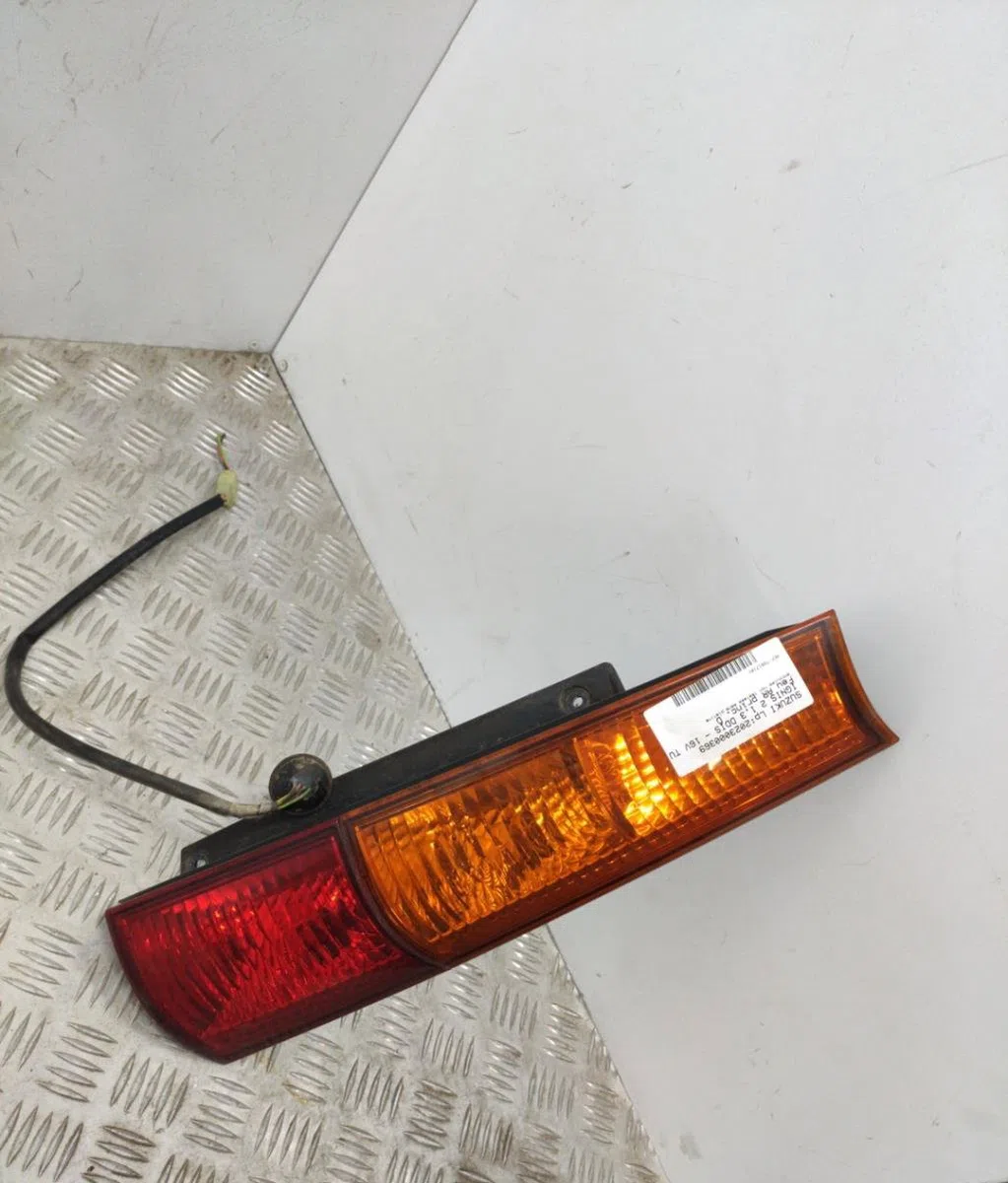 Feu arrière droit SUZUKI IGNIS 2 occasion