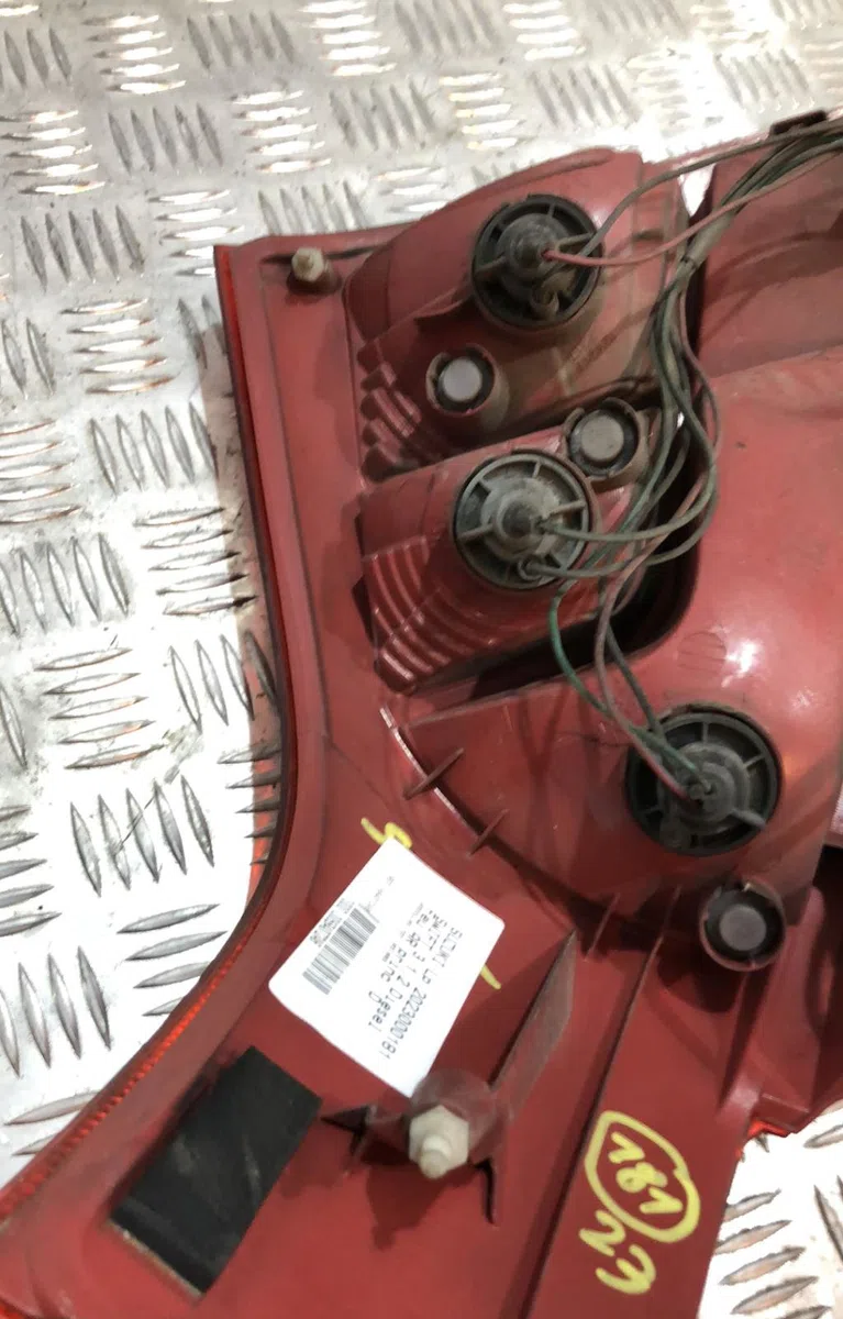 Feu arrière droit SUZUKI SWIFT 3 occasion