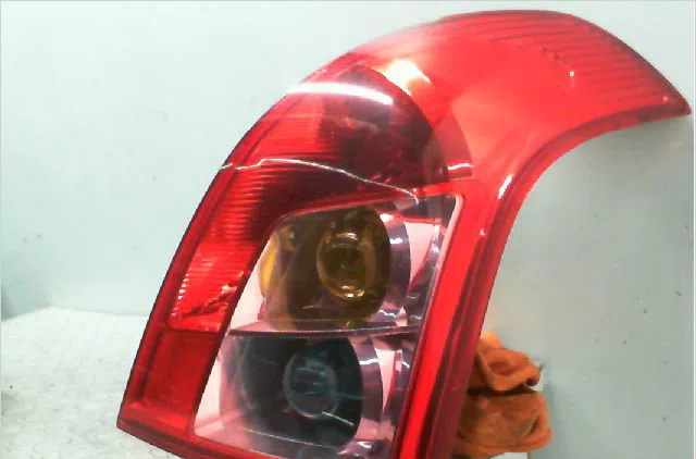 Feu arrière droit Suzuki SWIFT III (MZ, EZ) 1.3 ddis (rs 413d) (2005) occasion