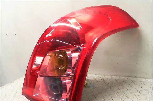 Feu arrière droit Suzuki SWIFT III (MZ, EZ) 1.3 (rs 413) (2005) occasion