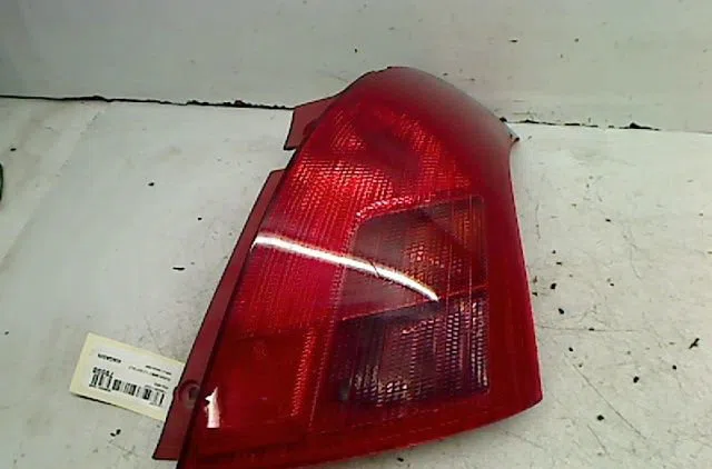 Feu arrière droit Suzuki SWIFT III (MZ, EZ) 1.3 (rs 413) (2005) occasion