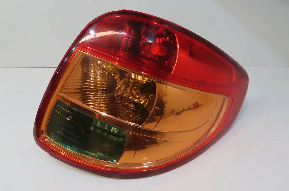 Feu arrière droit Suzuki SX4 (EY, GY) 1.6 vvt (rw 416) (2006) occasion
