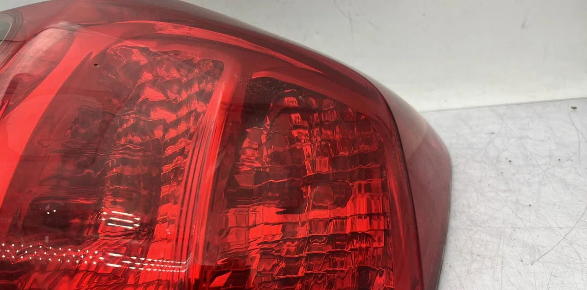 Feu arrière droit TOYOTA AURIS 1 PHASE 1 occasion