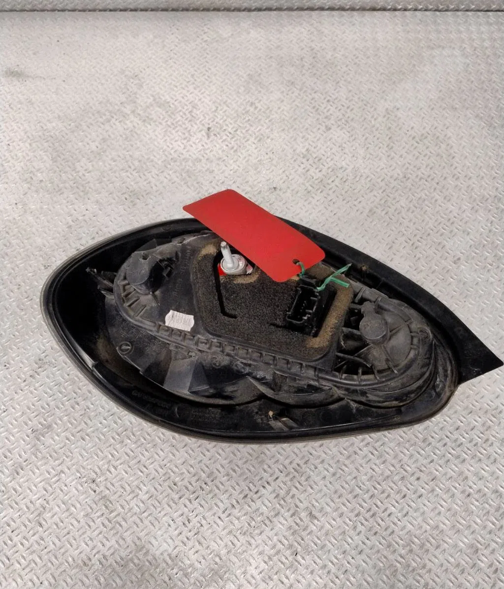 Feu arrière droit Toyota AYGO (_B1_) 1.0 (kgb10_) (2005-2014) 5 portes occasion