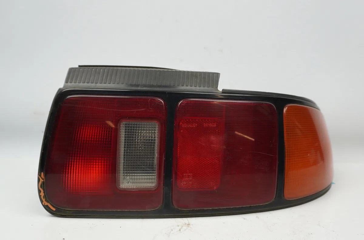 Feu arrière droit Toyota CELICA Coupé (_T20_) 1.8 i 16v (at200-st) (1993-1999) occasion