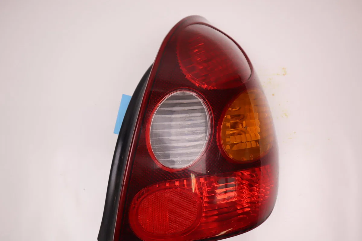 Feu arrière droit Toyota COROLLA Compact (_E11_) 1.4 (ee111_) (1997-1999) occasion