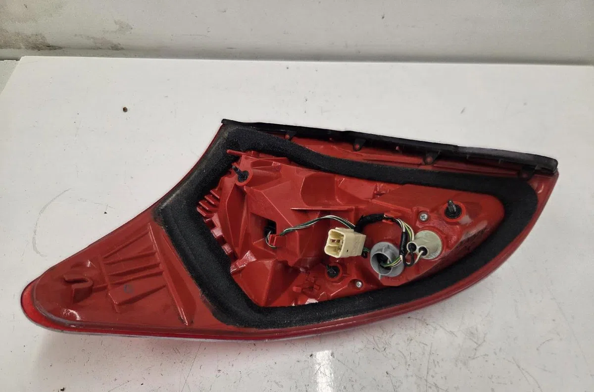 Feu arrière droit TOYOTA RAV4 3 PHASE 2 occasion