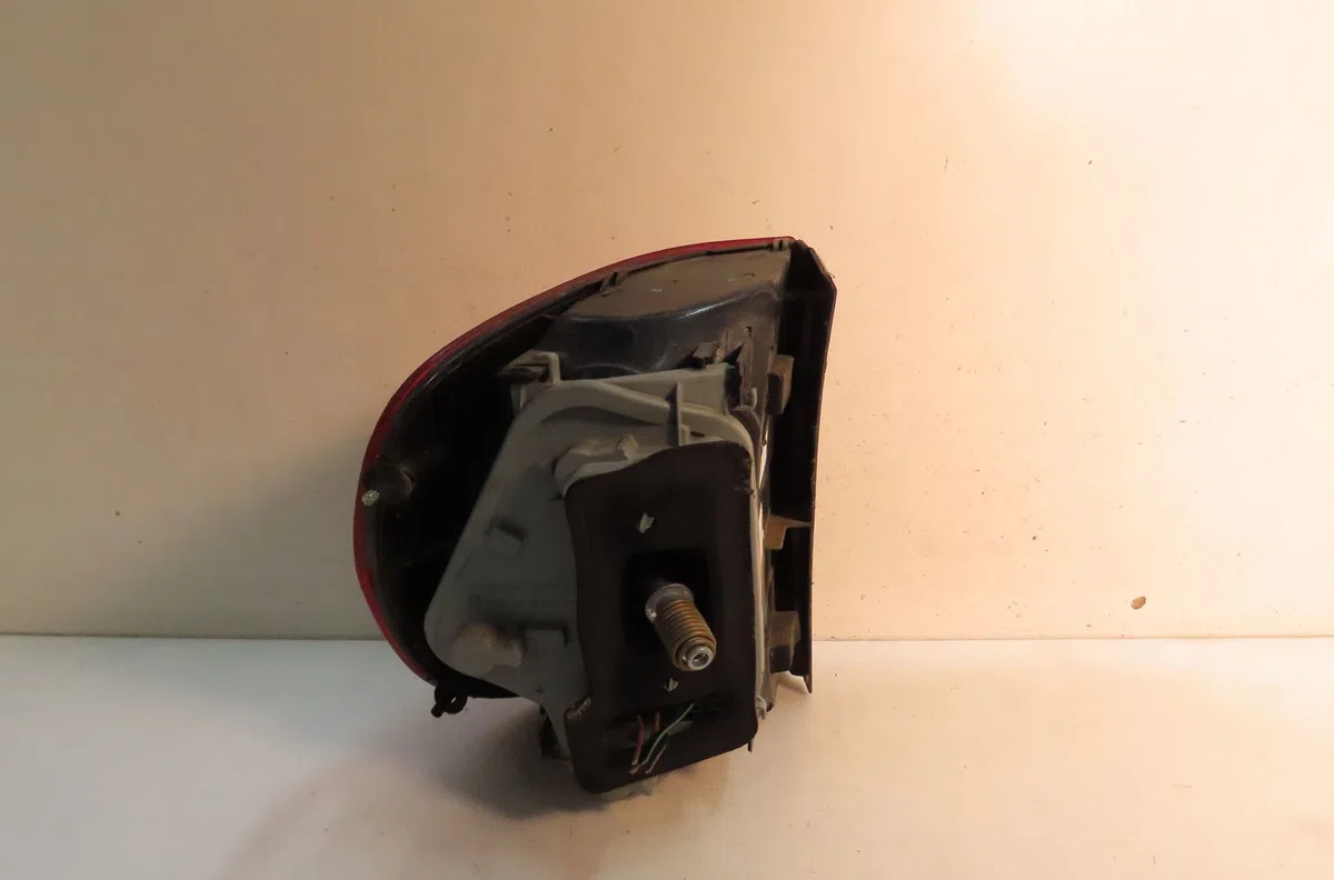 Feu arrière droit Volkswagen FOX 3-5 portes (5Z1, 5Z3, 5Z4) 1.2 (2005-2011) occasion