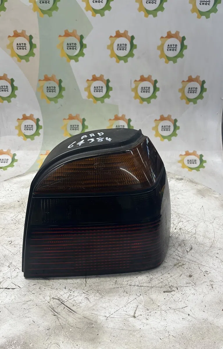 Feu arrière droit VOLKSWAGEN GOLF 3 occasion