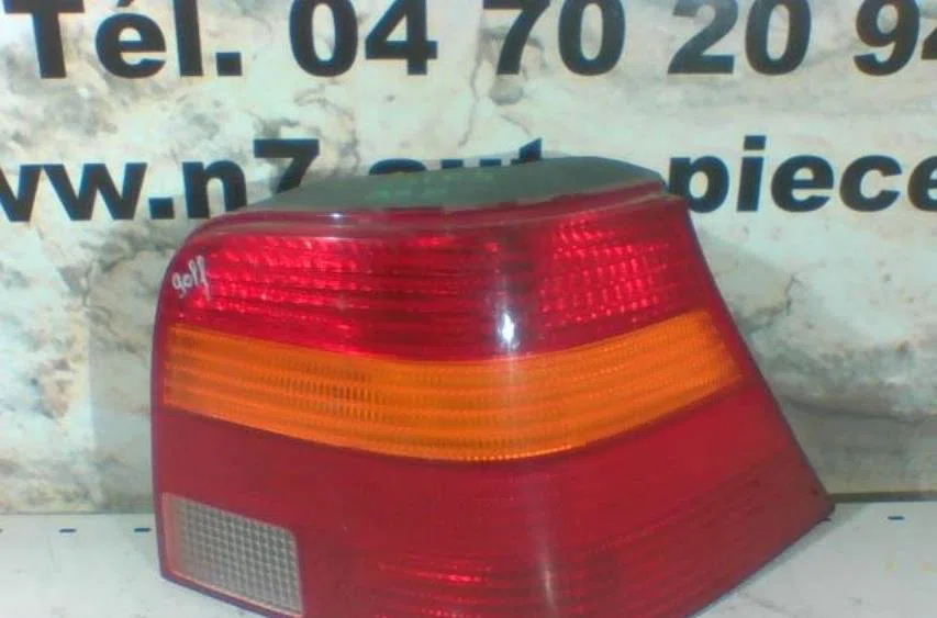 Feu arrière droit VOLKSWAGEN GOLF 4 occasion