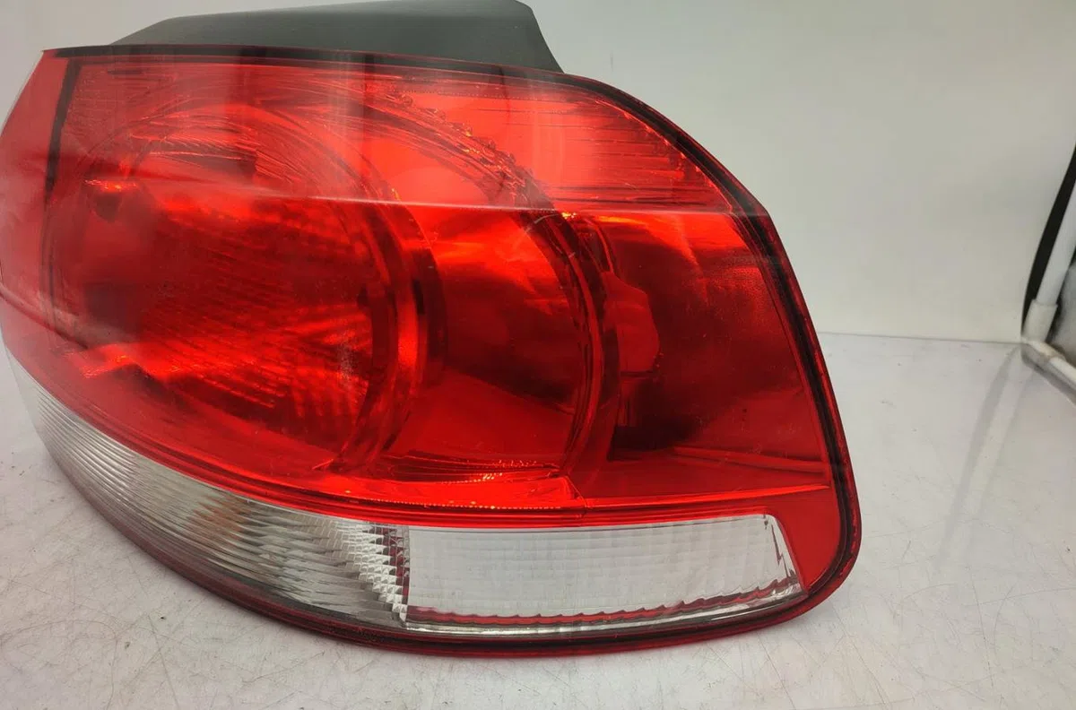 Feu arrière droit VOLKSWAGEN GOLF 6 occasion