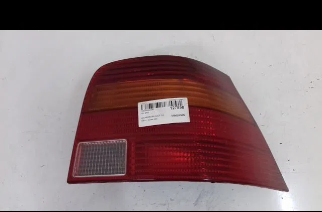 Feu arrière droit Volkswagen GOLF IV (1J1) 1.6 (1997-2004) occasion