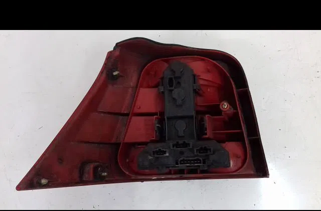 Feu arrière droit Volkswagen GOLF IV (1J1) 1.6 (1997-2004) occasion
