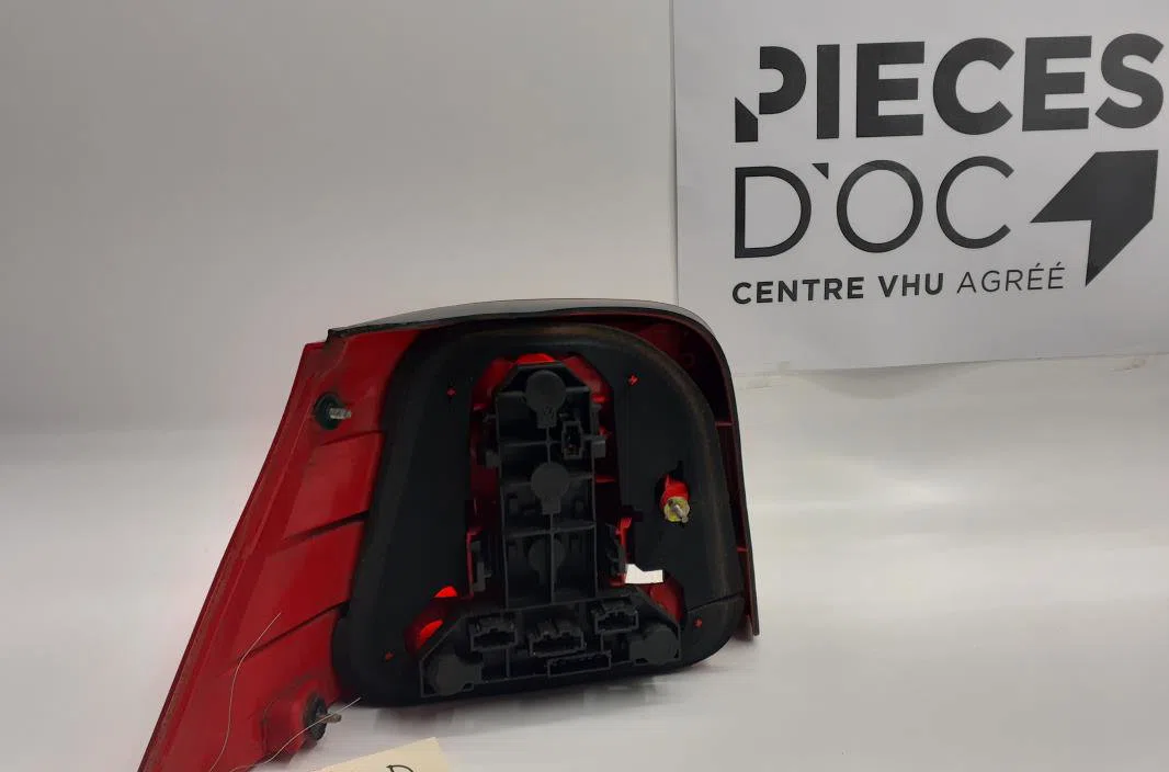 Feu arrière droit Volkswagen GOLF IV (1J1) 1.9 tdi (1997-2004) 3 portes occasion