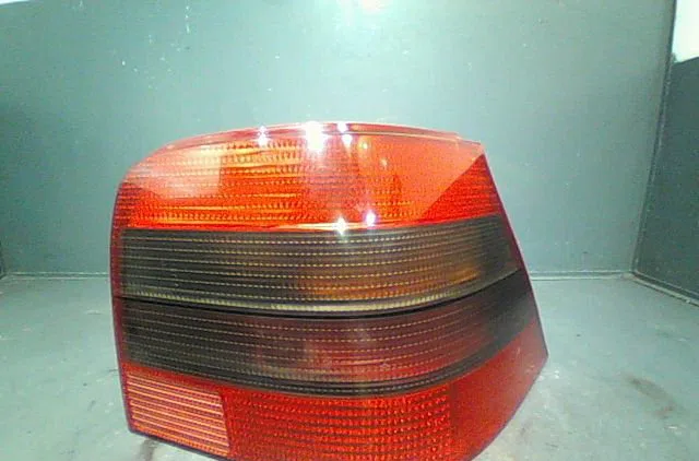 Feu arrière droit Volkswagen GOLF IV (1J1) 1.9 tdi (1997-2004) occasion