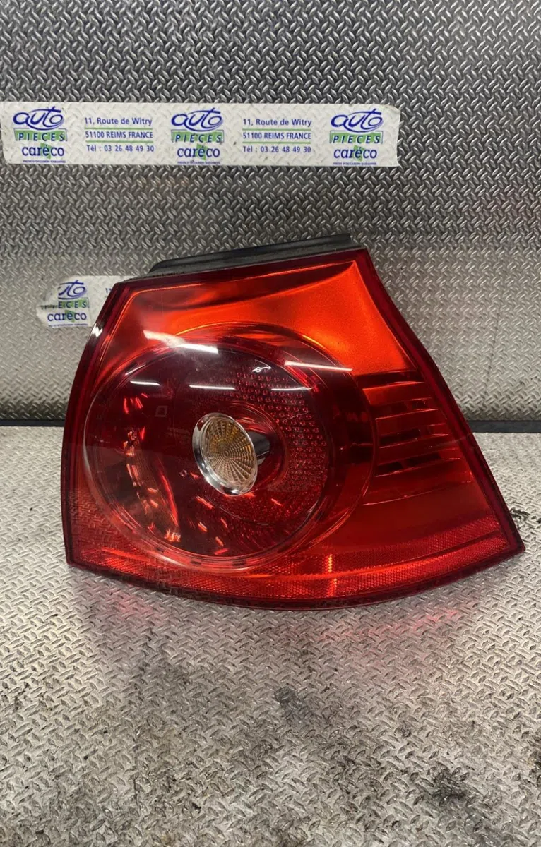 Feu arrière droit Volkswagen GOLF V (1K1) 1.9 tdi (2003-2008) 5 portes occasion