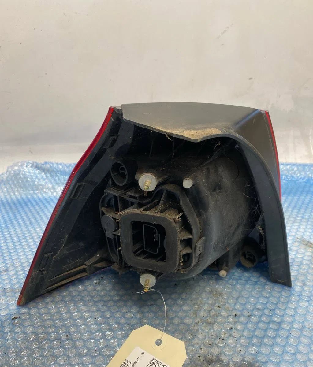 Feu arrière droit Volkswagen GOLF V (1K1) 3.2 r32 4motion (2005-2008) occasion