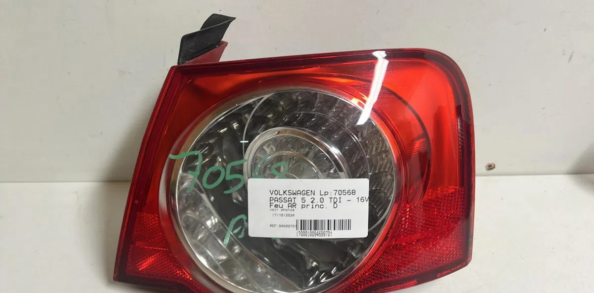 Feu arrière droit Volkswagen PASSAT B6 (3C2) 2.0 tdi 16v (2005-2010) occasion