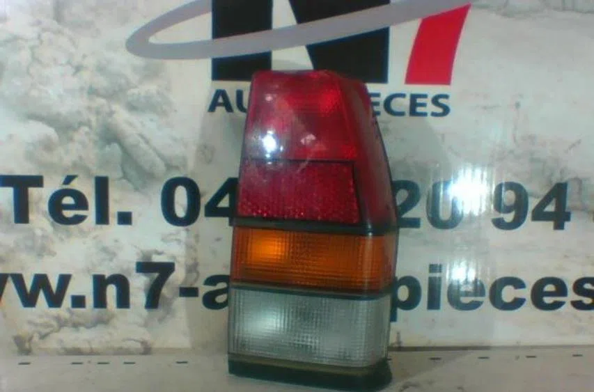 Feu arrière droit VOLKSWAGEN POLO 3 PHASE 1 occasion