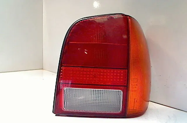 Feu arrière droit VOLKSWAGEN POLO III  1.3 occasion