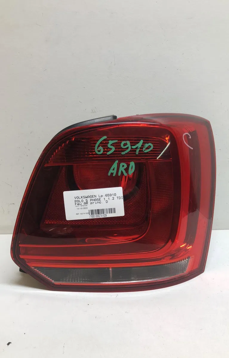 Feu arrière droit Volkswagen POLO V (6R1, 6C1) 1.2 tdi (2009) 5 portes occasion