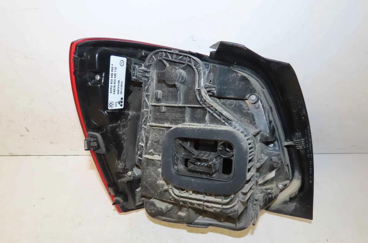 Feu arrière droit VOLKSWAGEN POLO V occasion