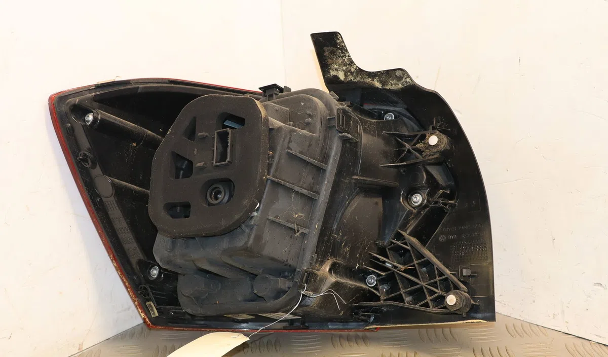 Feu arrière droit Volkswagen POLO VI (AW1, BZ1, AE1) 1.6 tdi (2017-2019) occasion