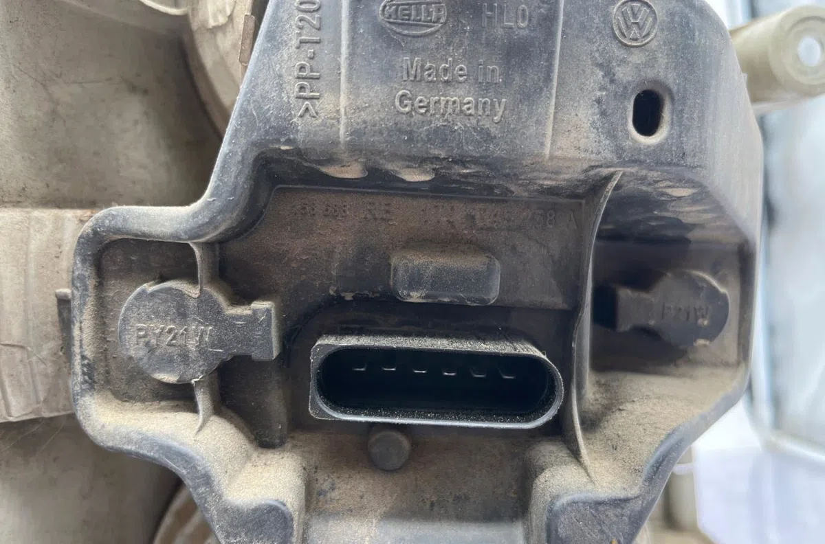 Feu arrière droit VOLKSWAGEN TOURAN 1 PHASE 1 occasion