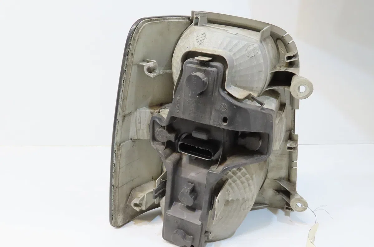 Feu arrière droit Volkswagen TOURAN (1T1, 1T2) 1.9 tdi (2003-2004) 5 portes occasion