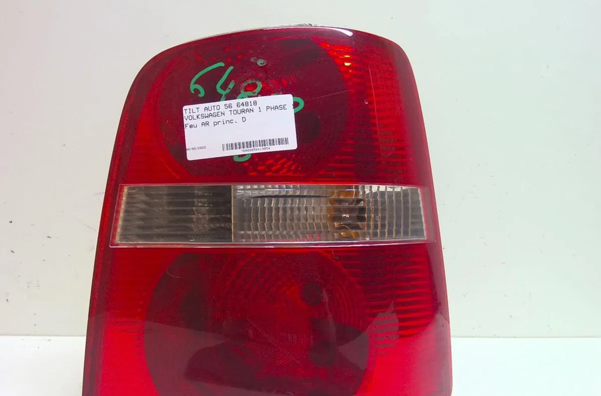 Feu arrière droit Volkswagen TOURAN (1T1, 1T2) 1.9 tdi (2003-2004) occasion
