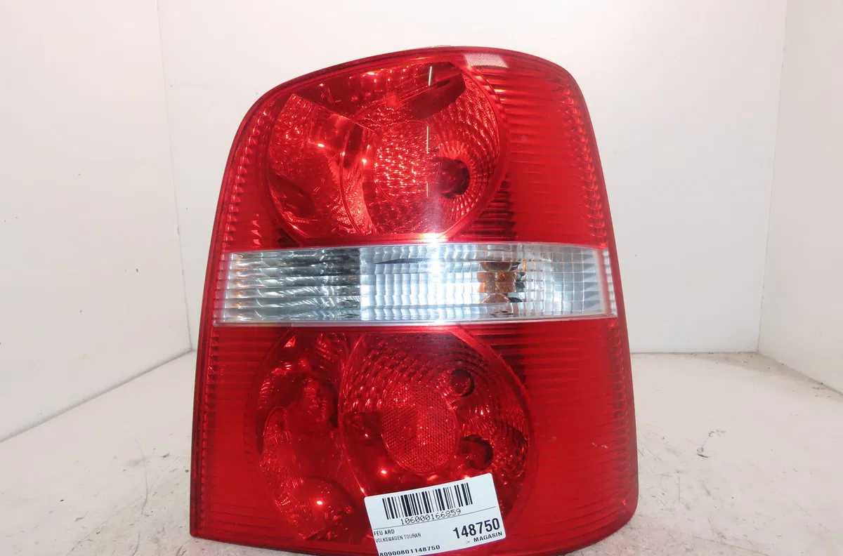 Feu arrière droit Volkswagen TOURAN (1T1, 1T2) 2.0 tdi 16v (2003-2010) 5 portes occasion