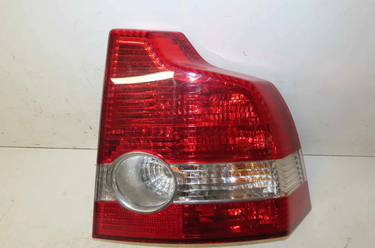 Feu arrière droit VOLVO S40 II occasion