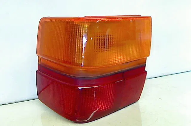 Feu arrière gauche Audi 200 C3 A trois volumes (447, 448) 2.2 turbo (1985-1991) occasion