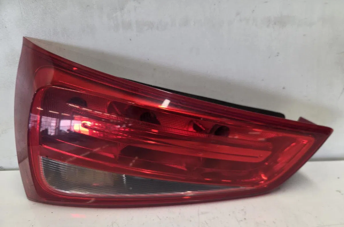 Feu arrière gauche AUDI A1 1 PHASE 1 occasion
