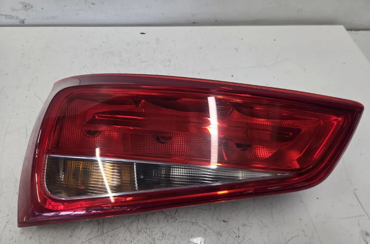 Feu arrière gauche AUDI A1 1 PHASE 1 occasion