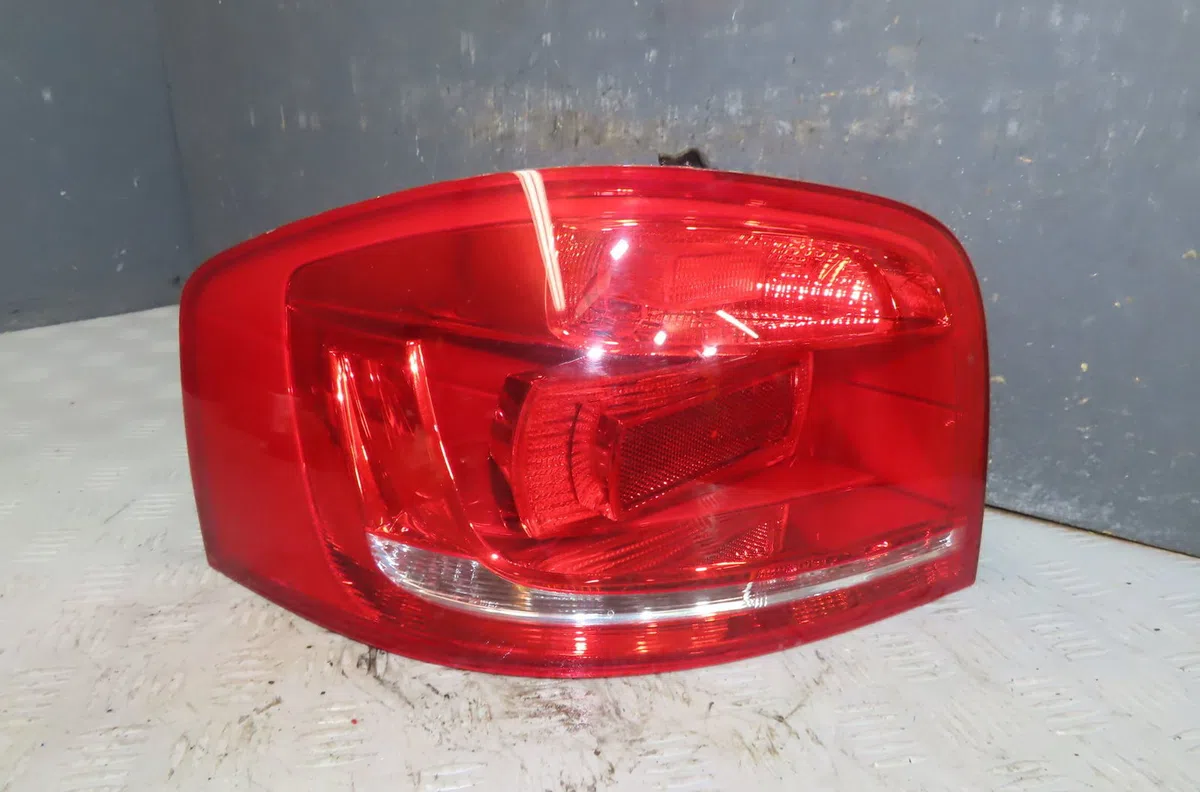 Feu arrière gauche Audi A3 (8P1) 2.0 tdi 16v (2003-2012) 3 portes occasion