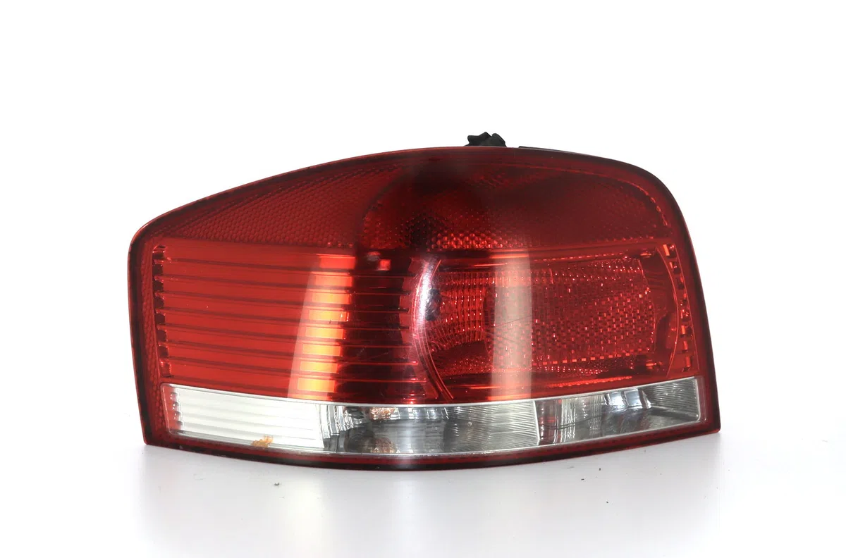Feu arrière gauche Audi A3 (8P1) 2.0 tdi (2003-2012) occasion