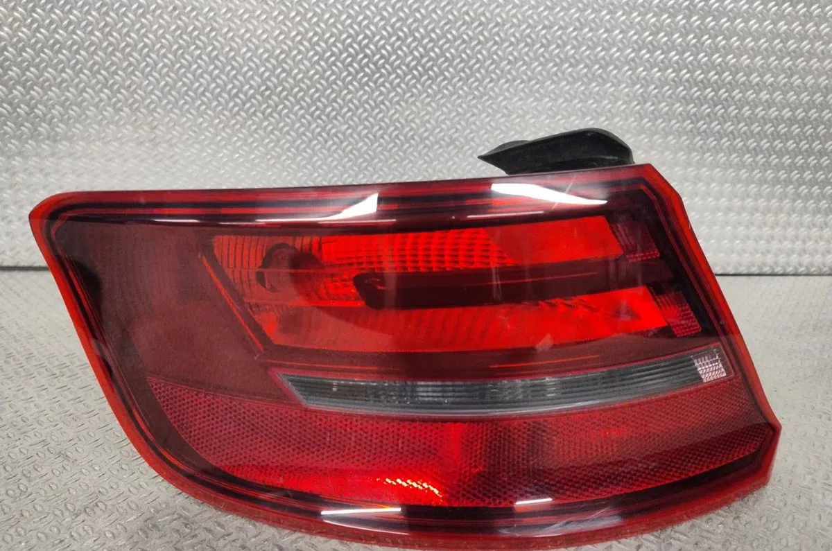 Feu arrière gauche Audi A3 Sportback (8VA, 8VF) 2.0 tdi (2012-2020) 5 portes occasion
