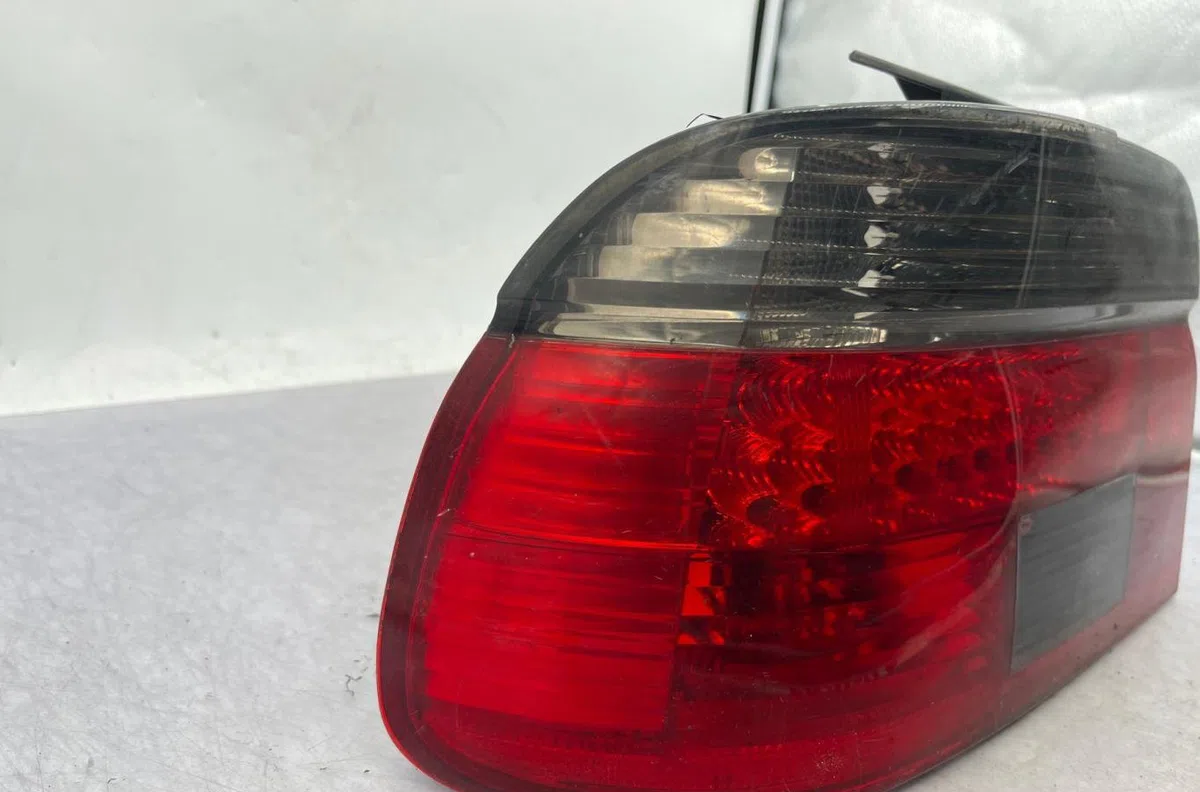 Feu arrière gauche BMW SERIE 5 E39 PHASE 2 occasion