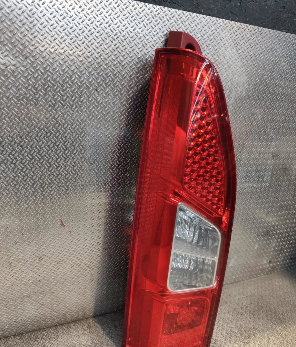Feu arrière gauche Citroen BERLINGO MULTISPACE (B9) 1.6 hdi 90 (2010) 5 portes occasion