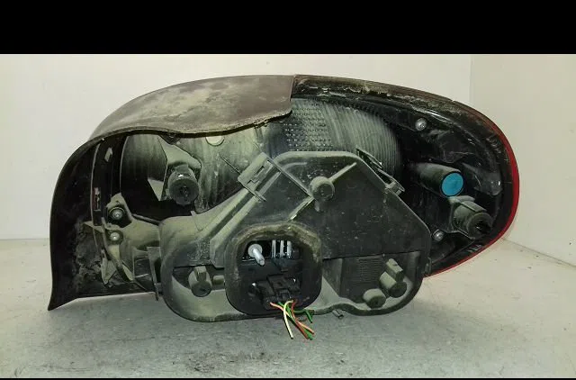 Feu arrière gauche Citroen C3 III (SX) 1.2 puretech 82 (2018) 5 portes occasion
