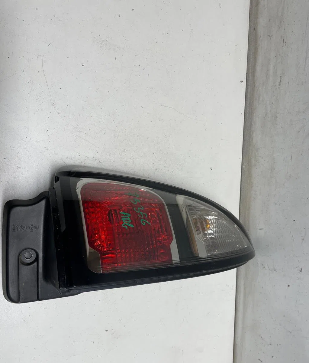 Feu arrière gauche Citroen C3 PICASSO (SH_) 1.6 hdi 90 (2010) 5 portes occasion