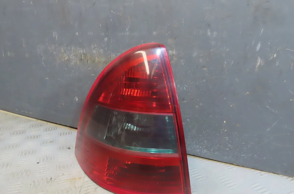 Feu arrière gauche Citroën C5 II (RC_) 1.6 hdi (rc8hzb) (2004-2008) occasion