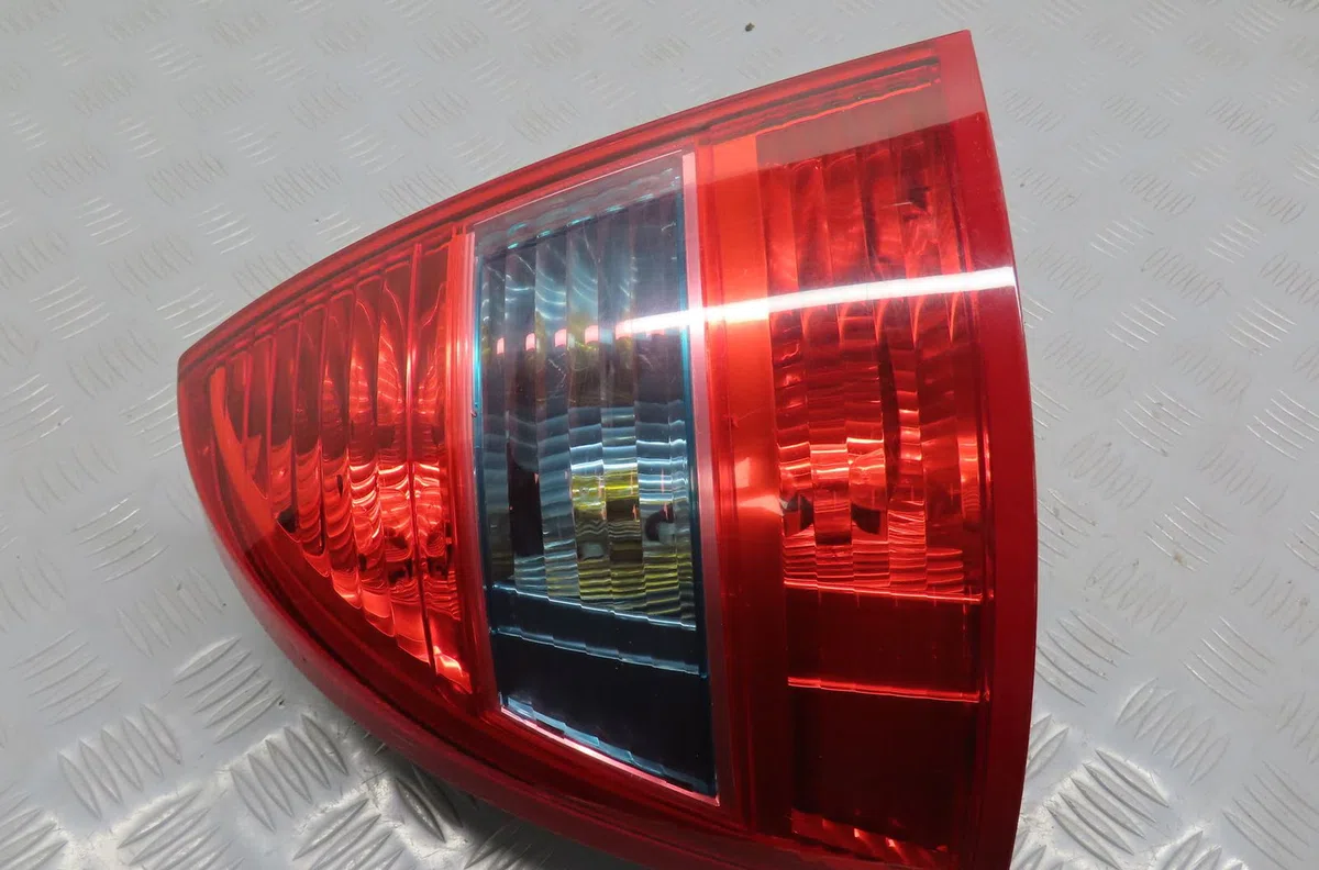Feu arrière gauche Citroen C5 II (RC_) 2.0 16v (rcrfjb, rcrfjc) (2004-2008) occasion