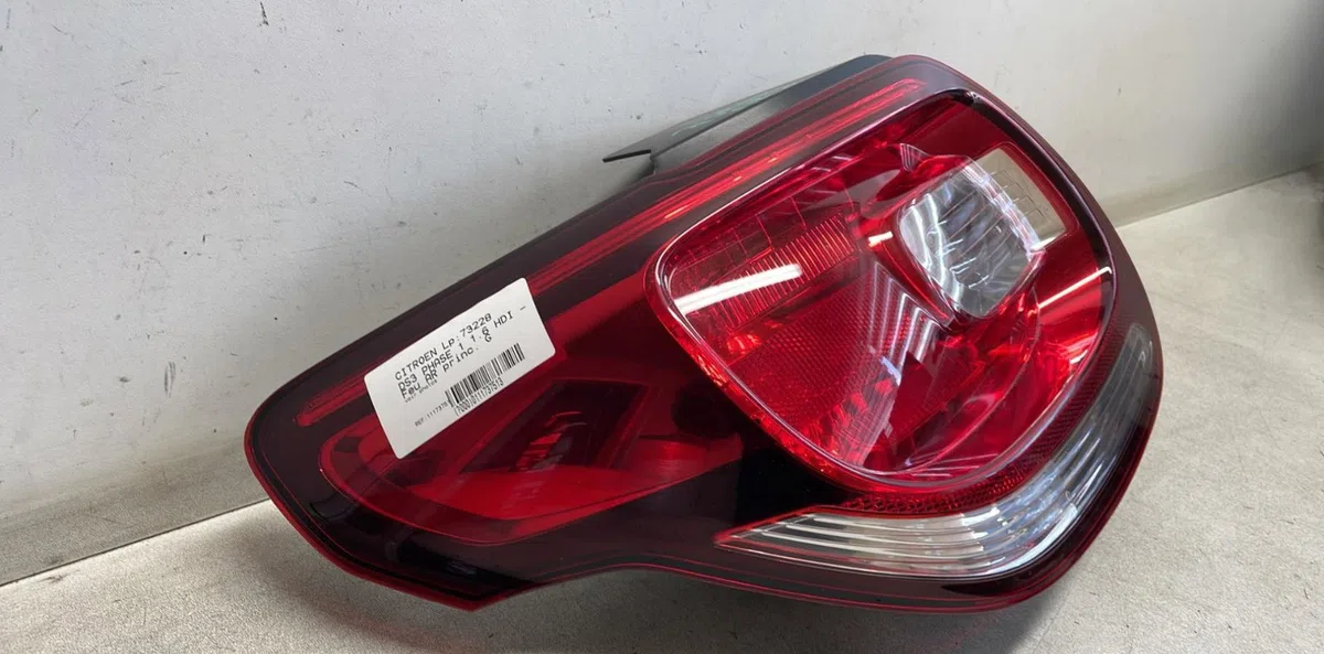 Feu arrière gauche Citroen DS3 (SA_) 1.6 hdi 90 (2009-2015) 3 portes occasion