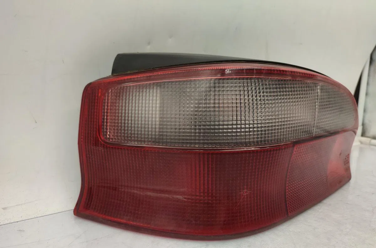 Feu arrière gauche CITROEN SAXO PHASE 1 occasion