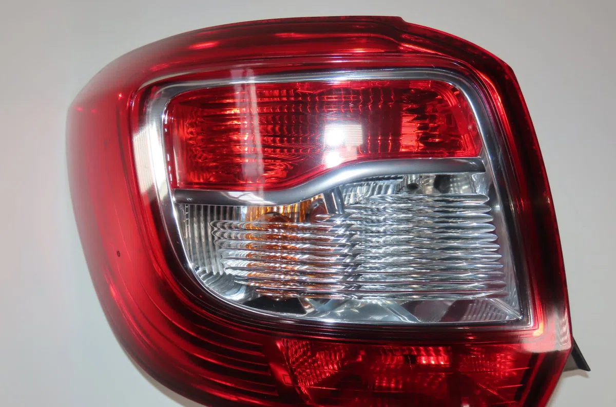 Feu arrière gauche Dacia SANDERO II 1.5 dci 75 - blue dci 75 (b8jw, b8m4, b8ah, b8m7, b8m6) (2012) occasion