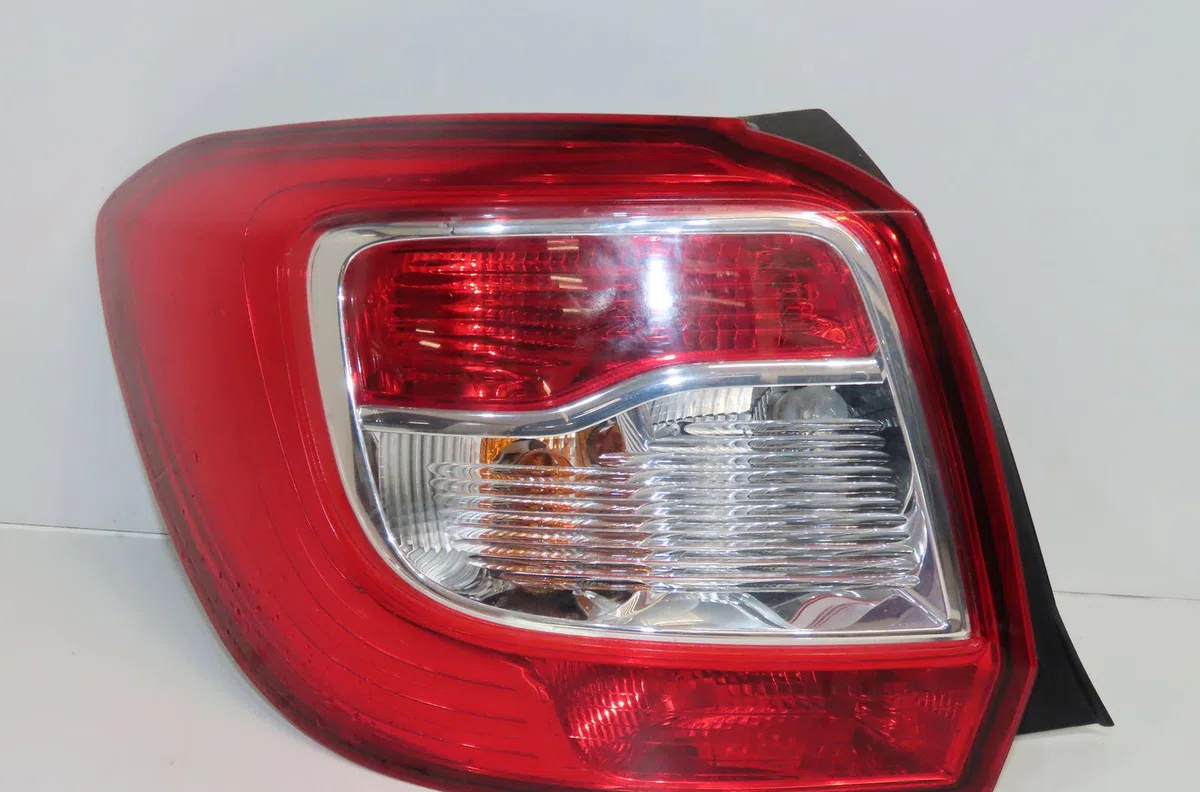 Feu arrière gauche Dacia SANDERO II Tce 90 (b8m1, b8ma) (2012) 5 portes occasion