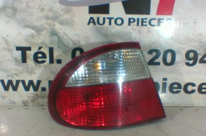 Feu arrière gauche DAEWOO LANOS occasion