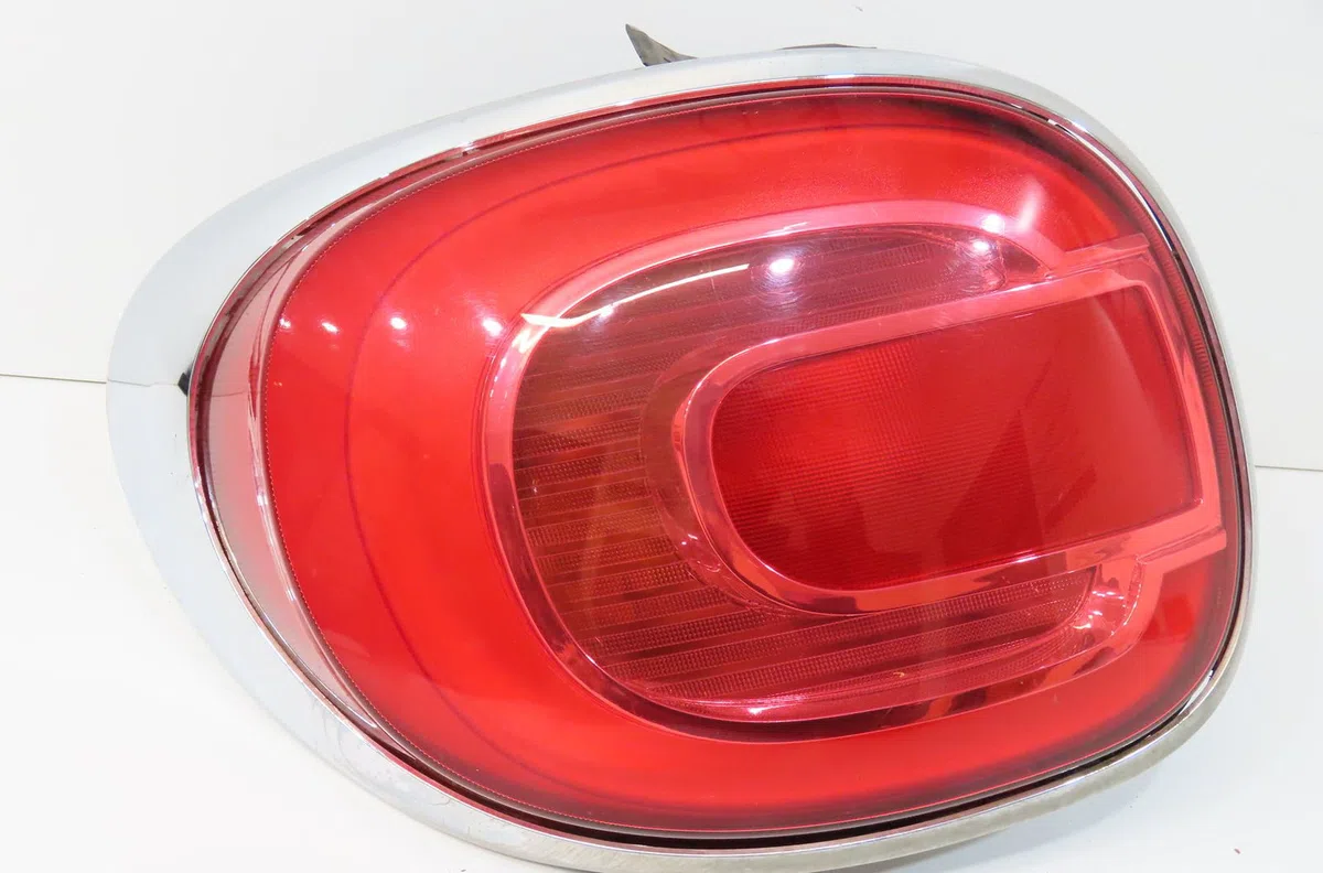 Feu arrière gauche Fiat 500L (351_, 352_) 1.6 d multijet (199lye1b) (2013) occasion